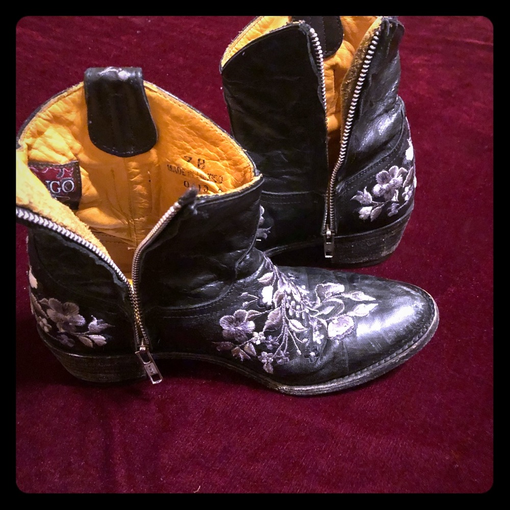 Old Gringo embroided ankle cowboy boots
